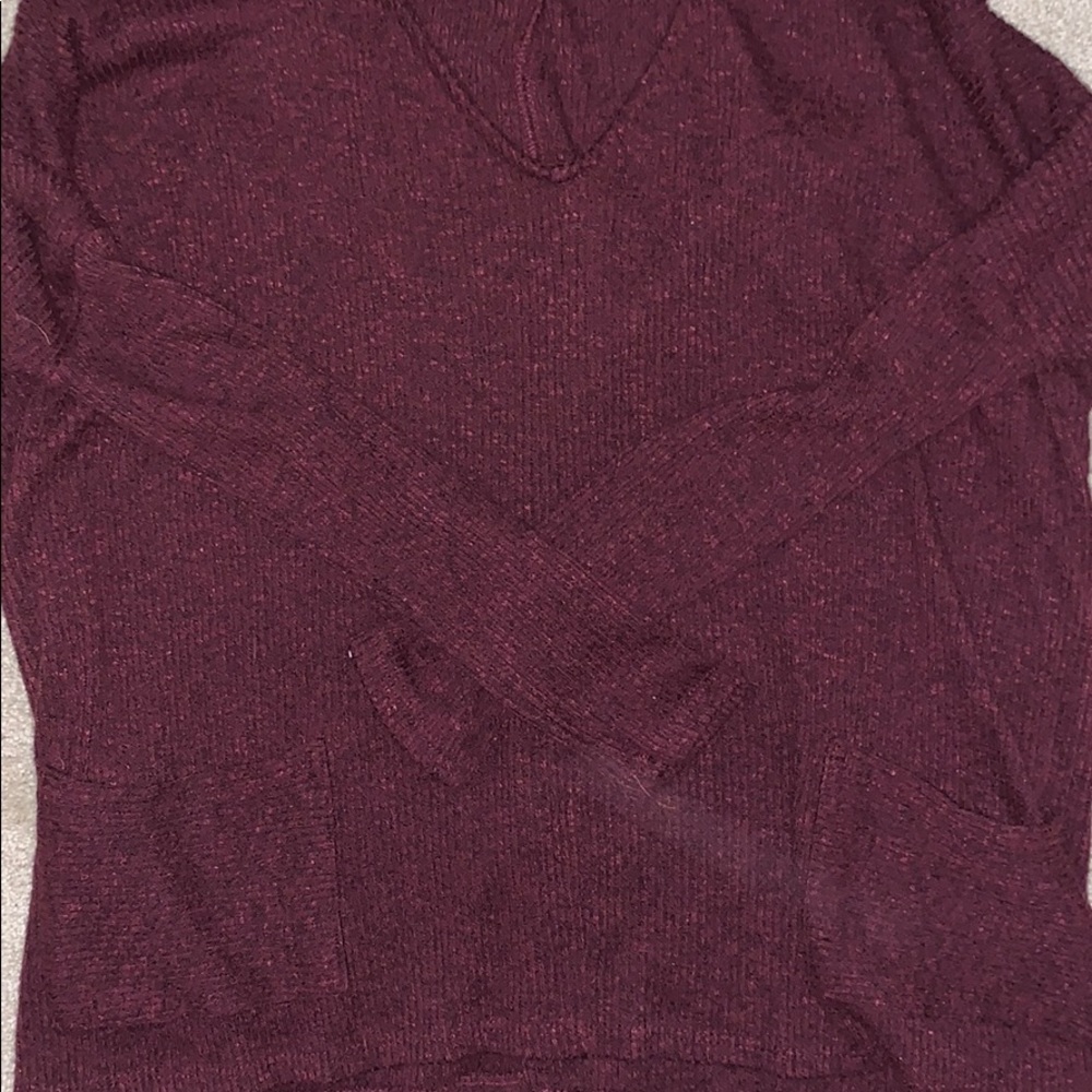 ribbed marroon sweaterwith pockets